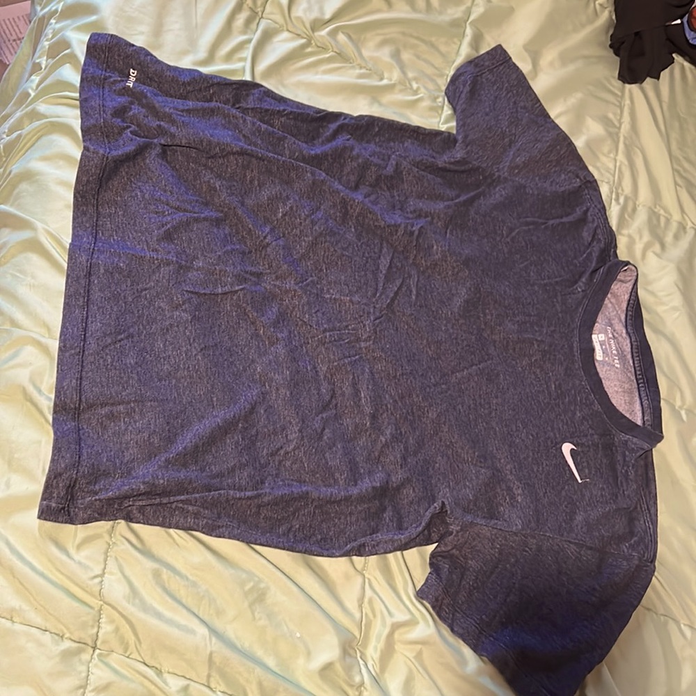 Nike men’s medium shirt